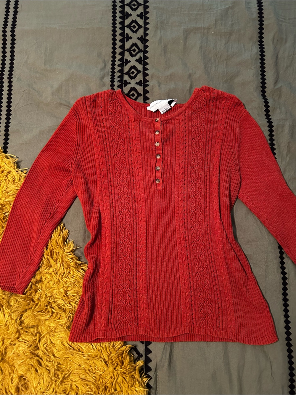 Jones Wear Studio Women's Rust Red Ribbed Button Sweater